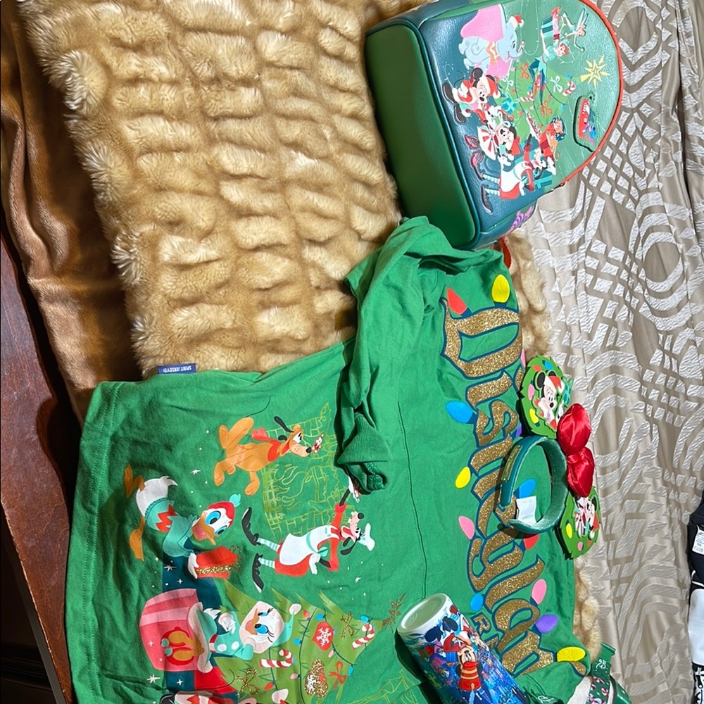 Disney Christmas spirit jersey Green Shirt and Bag Set, with ears and cocoa mug